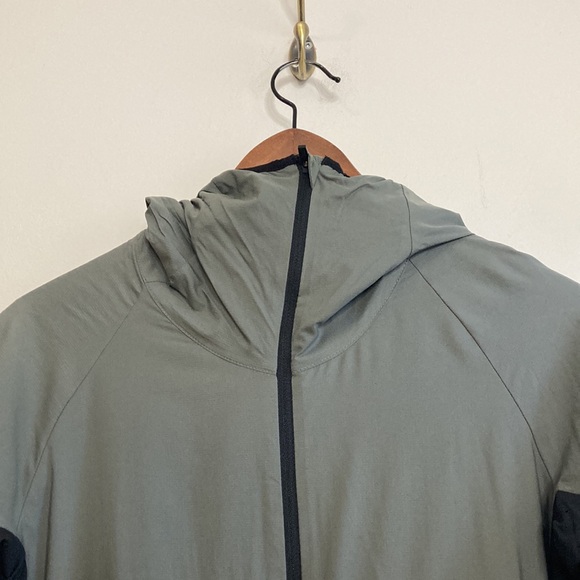 Icebreaker Jacket Womens XS Gray Coriolis Hooded Windbreaker Merino Wool Mesh - Picture 3 of 16